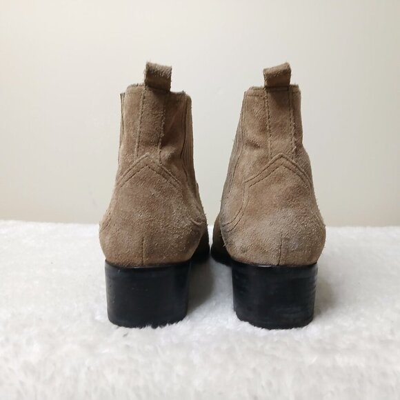 Marc Fisher Yohani Suede Chelsea Western Inspired Bootie Tan Size 8.5 - Picture 4 of 9